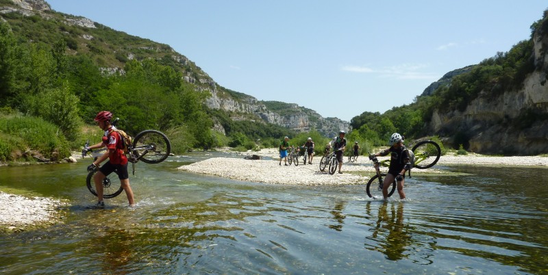 Deuxième traversée du Gardon : On se rafraichit