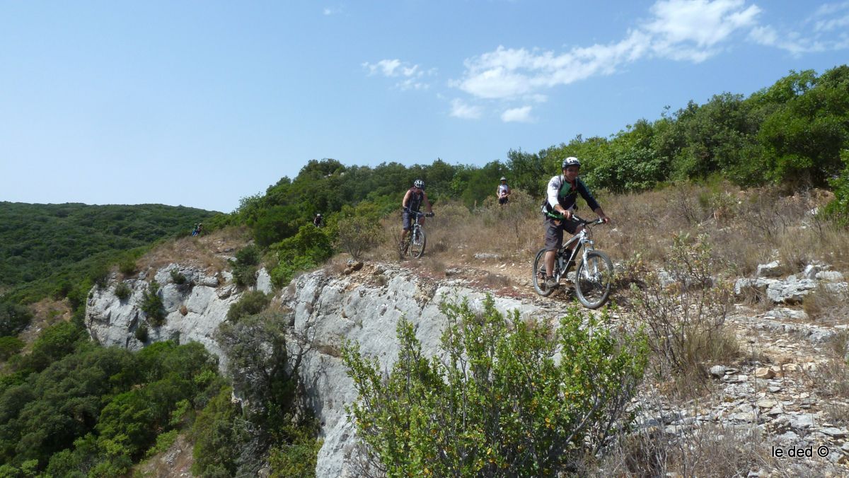 falaise et expo : On retrouve la chaleur sur les hauts plateaux surplombant le Gardon