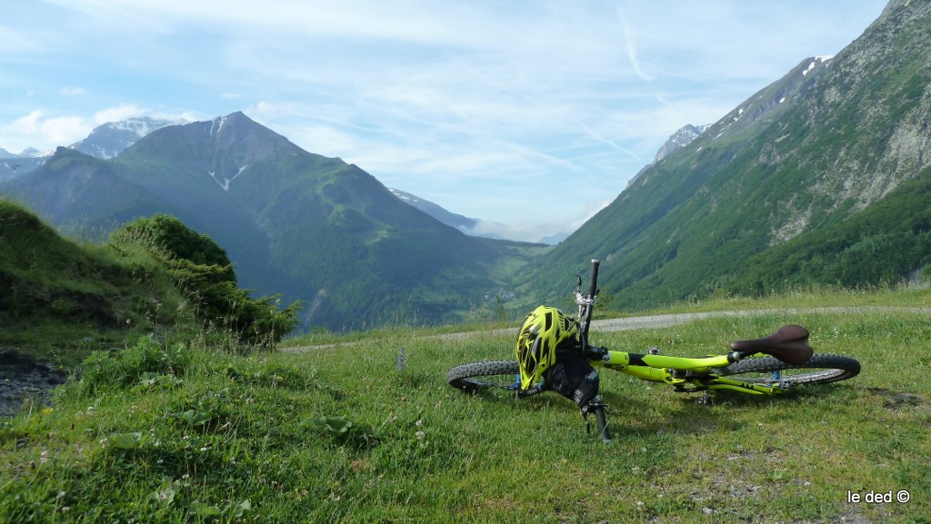 la Grenonière : légèrement couvert et nébia sous le col d'Ornon en Valbonnais