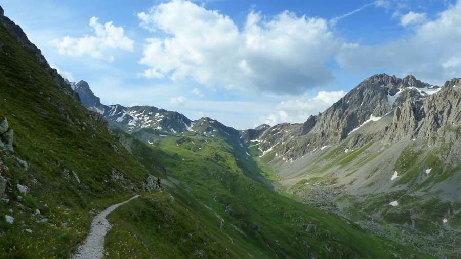 La Ponsonnière se rapproche : La vue est grandiose sur la suite de l'itinéraire et le Grand Galibier