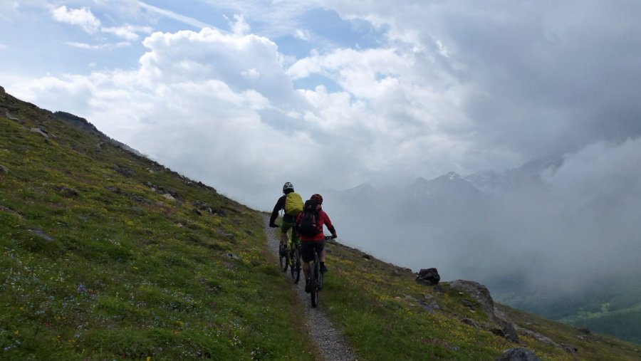 Le Chemin du Roy : va nous offrir un petit orage histoire de rajouter un côté épique à ces 3 jours ;-)