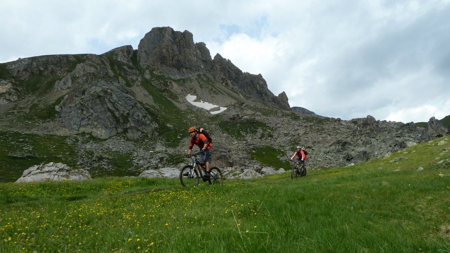#62 2 compères en altitude : Le manque d 2 compères en altitude : Le manque d'oxygène nous impose le plaisir