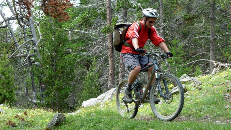 Yannick au pédalage : Si si, cela roule quand même de temps en temps dans la montée sud des Acles