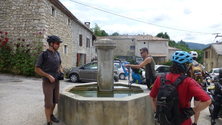 Fontaine de Ponet : Salvatrice