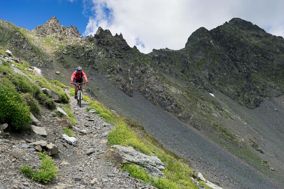 #9 Sentier versant est : côté Le Périer Sentier versant est : côté Le Périer