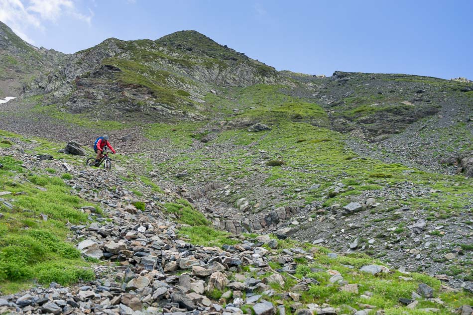 #13 Quelques éboulis : pas toujours super propre, bien qu Quelques éboulis : pas toujours super propre, bien qu'entretenu