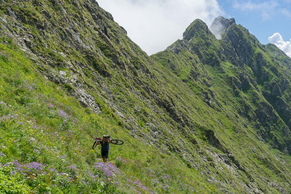 #4 Sous le Col : de la Pierre Luminée Sous le Col : de la Pierre Luminée