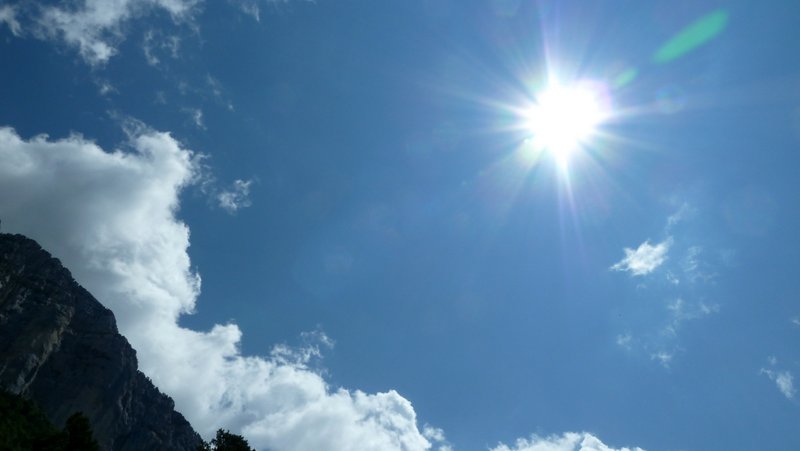 #5 Soleil : On profite de la chaleur pour sécher côté gauche et bronzer un peu Soleil : On profite de la chaleur pour sécher côté gauche et bronzer un peu