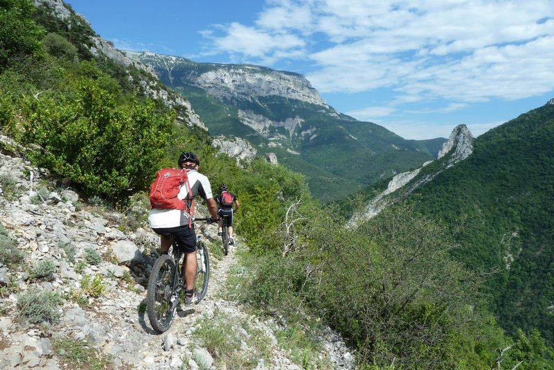 Pas de Sagatte : Quelques épingles et hop la vue Est dans le pas de Sagatte