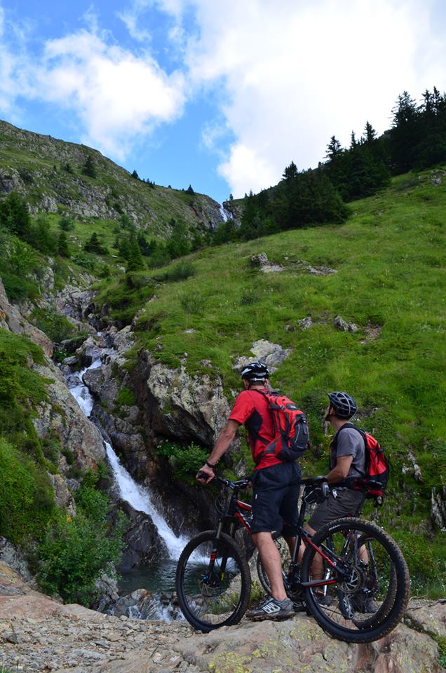 Cascade : Les 2 compères