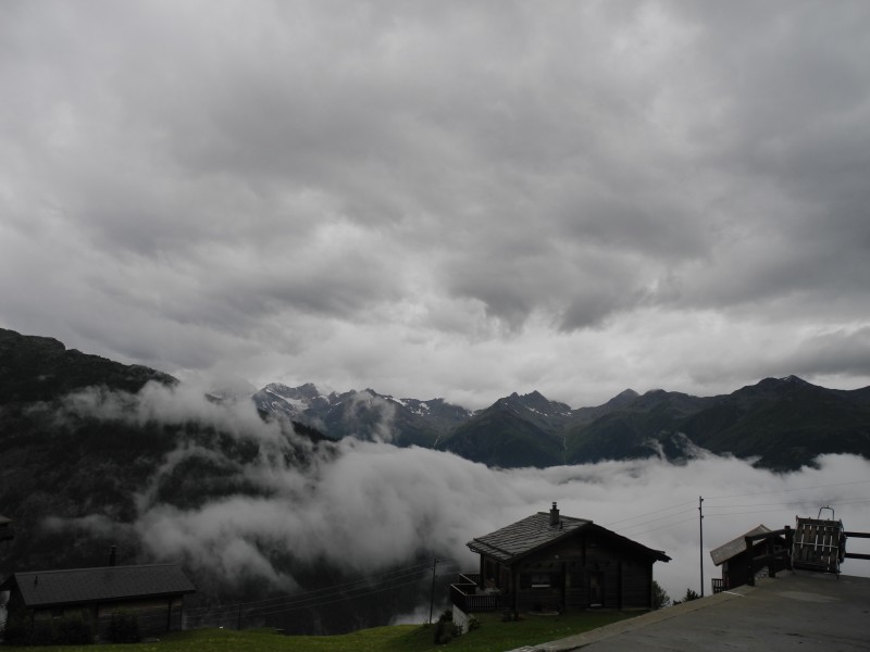 Trav du Valais : le haut de la descente de la veille en face de Gspon