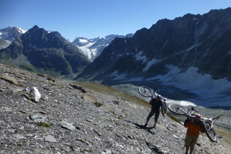 Montée au Mt Avril : Portage, on aime !