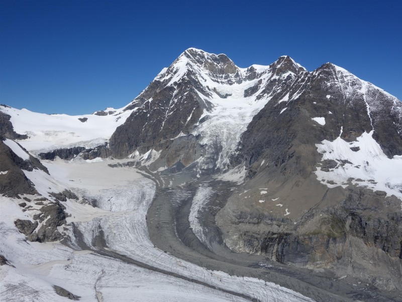 #55 Grand Combin face Sud : Ce qu Grand Combin face Sud : Ce qu'on ne peut voir que du sommet...