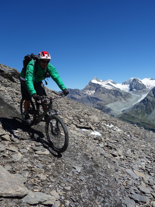 Phil'Ô apprécie sa récompense : Le vert Mavic va très bien avec le bleu ciel...