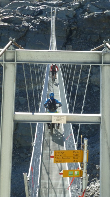 Passerelle de Corbassière : Longue de 210 m