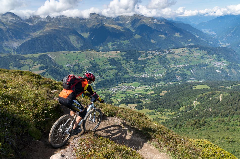 #18 Lauzière et basse Tarentaise : beau sentier roulant avec quelques épingles Lauzière et basse Tarentaise : beau sentier roulant avec quelques épingles