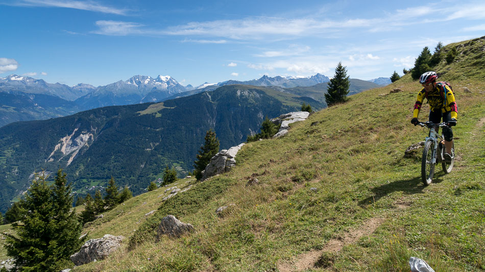 dans l'autre sens : Dos de Crêt Voland, Saulire...