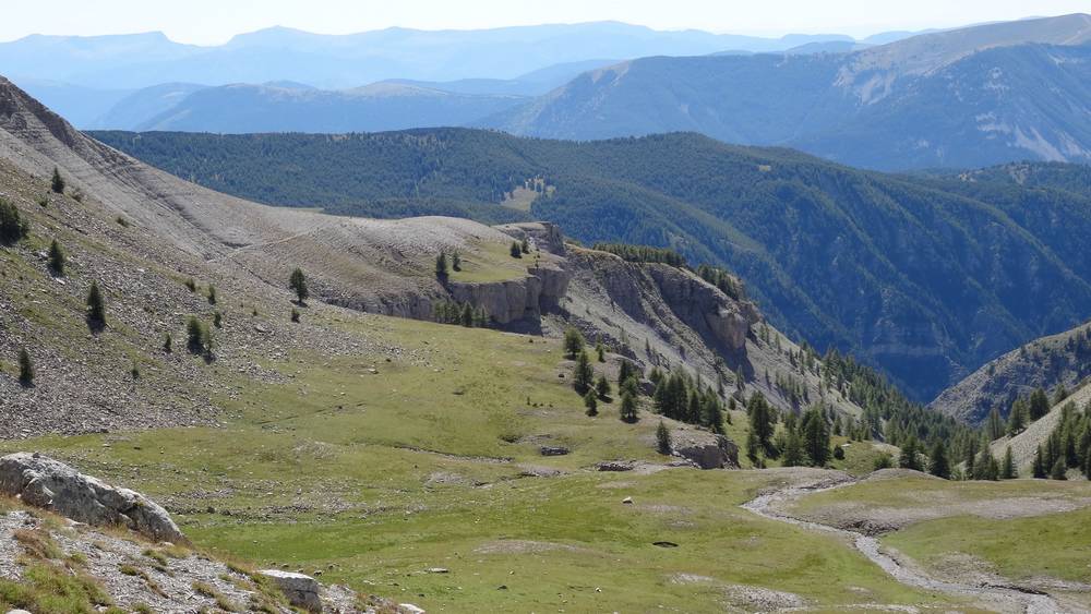 #15 Echapatoire : le sentier à gauche permet de shunter la 2eme boucle Echapatoire : le sentier à gauche permet de shunter la 2eme boucle