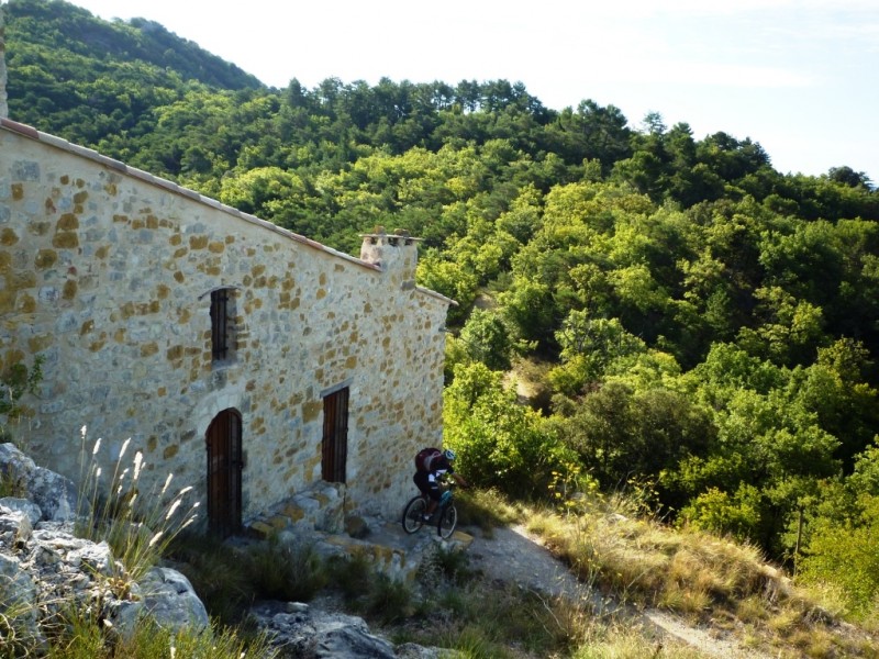 Chapelle d'Augès : passage technique (avec une marche plus haute que les autres, T4)