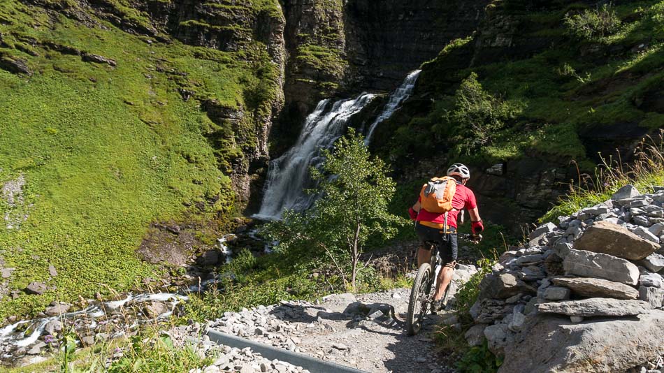 Cascade de Trainant : le GR est bien cassant