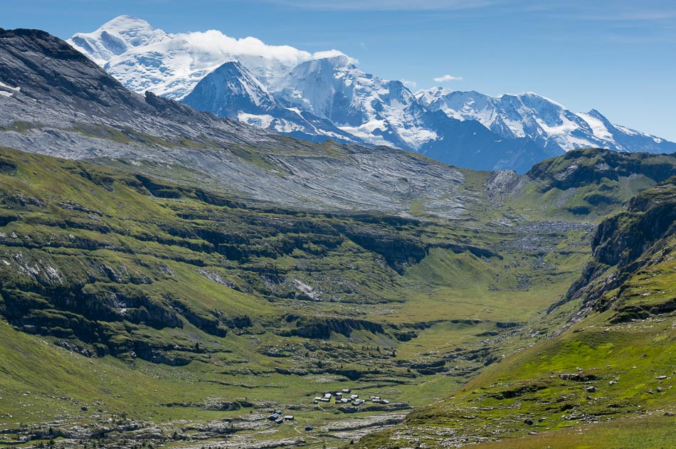 Descente sur Sales : vers la Pierre Carrée