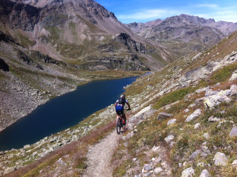 les sarrasins : Jacky dans la descente vers le lac des Betaillères