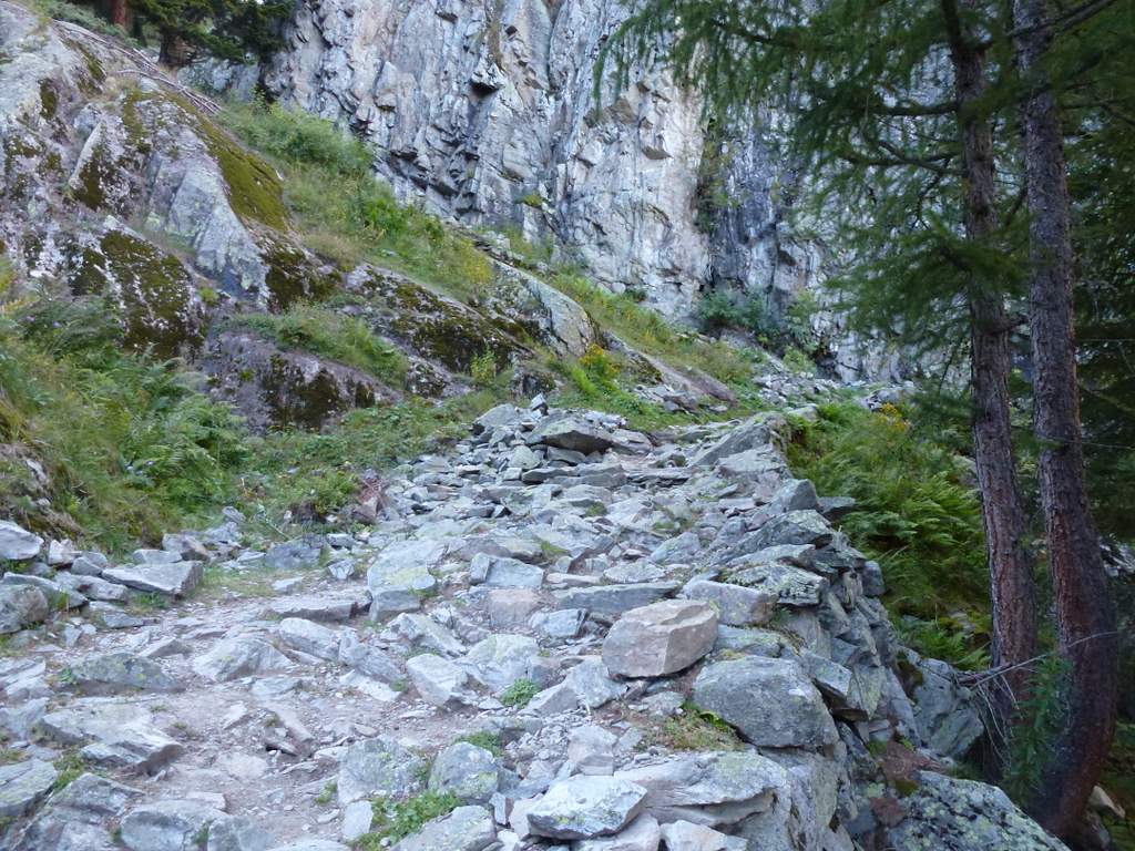 Van d'en Haut : Et le non moins magnifique sentier plus bas.