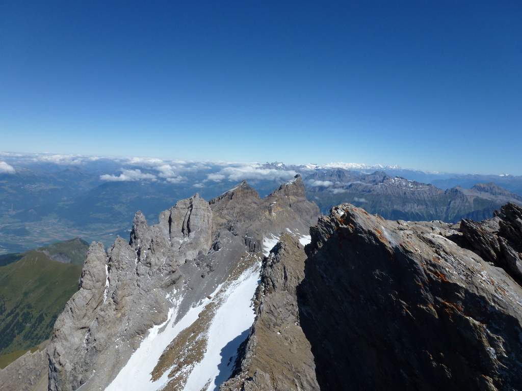 Dents du Midi : Lens Dents du Midi en enfilade