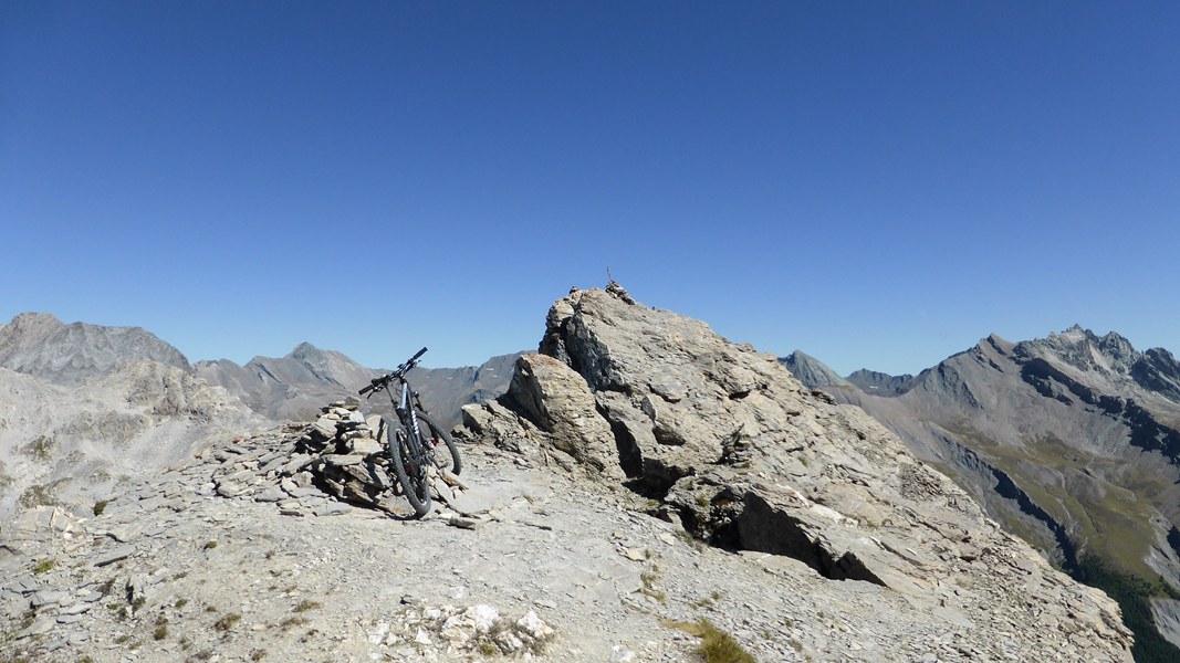 Tête de Girardin : Le Sommet