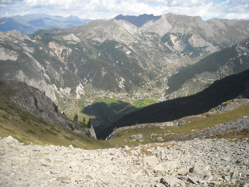 Crête de la Mouriére : vue plongeante sur Ceillac