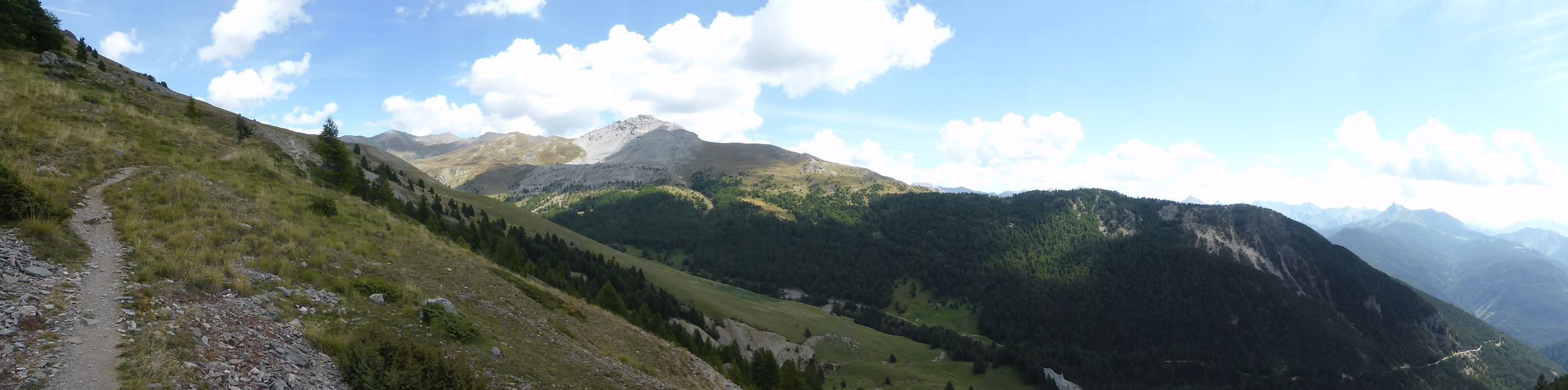 Sentier Montée : Direction Péas