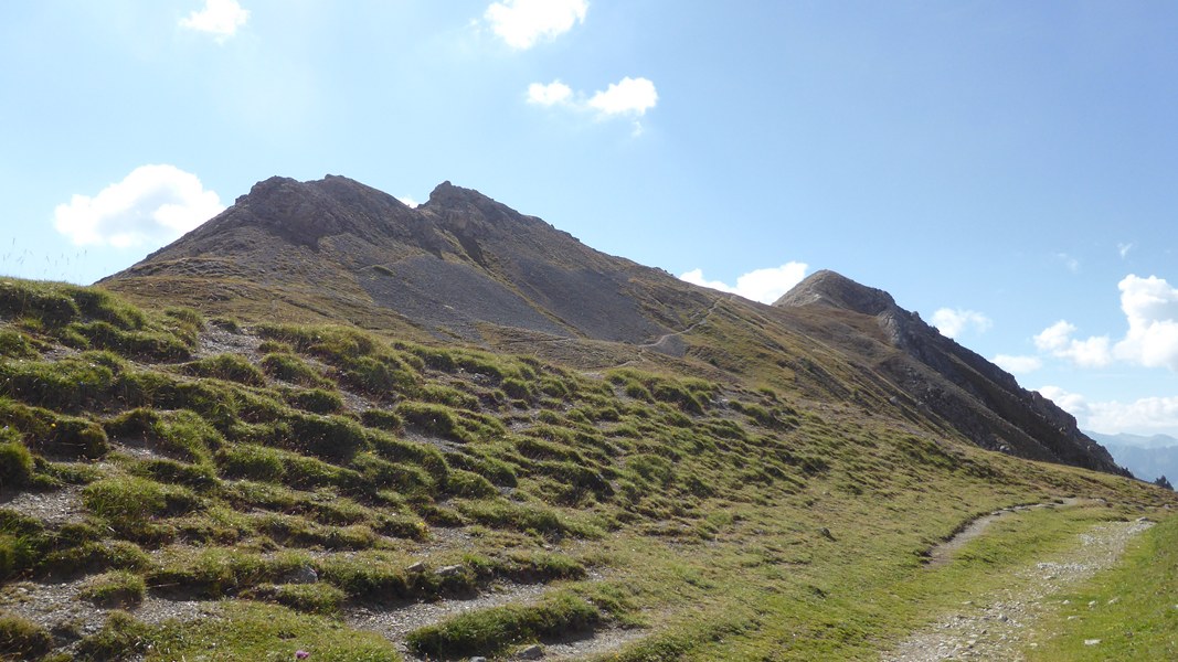 Sentier Montée : A suivre, La crête du Tronchet