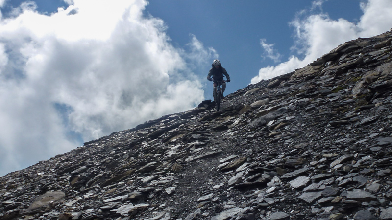 Mont Miravidi : Zone sommitale dans de beaux schistes