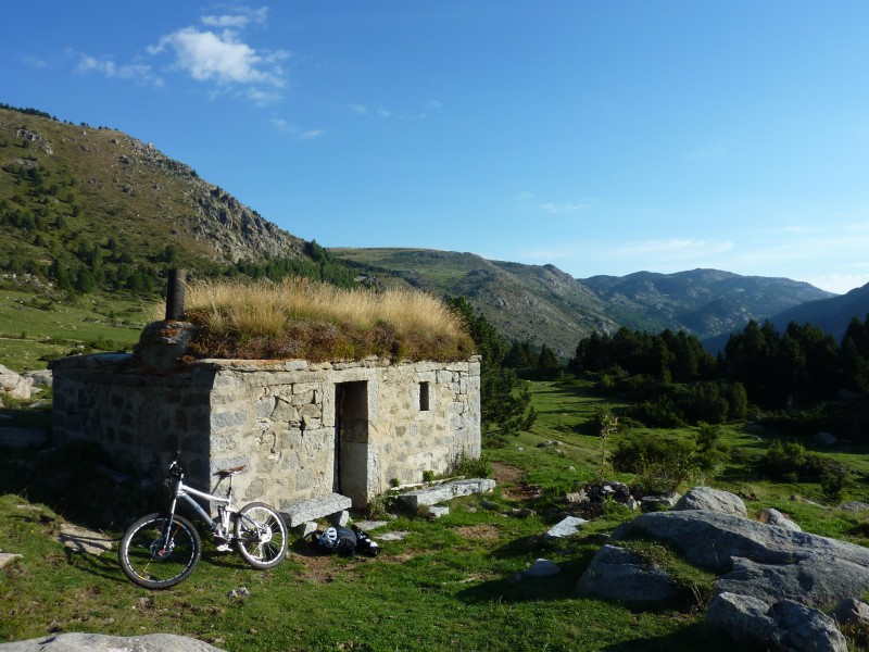 Abri de Nescale : En montant vers Mata Negra