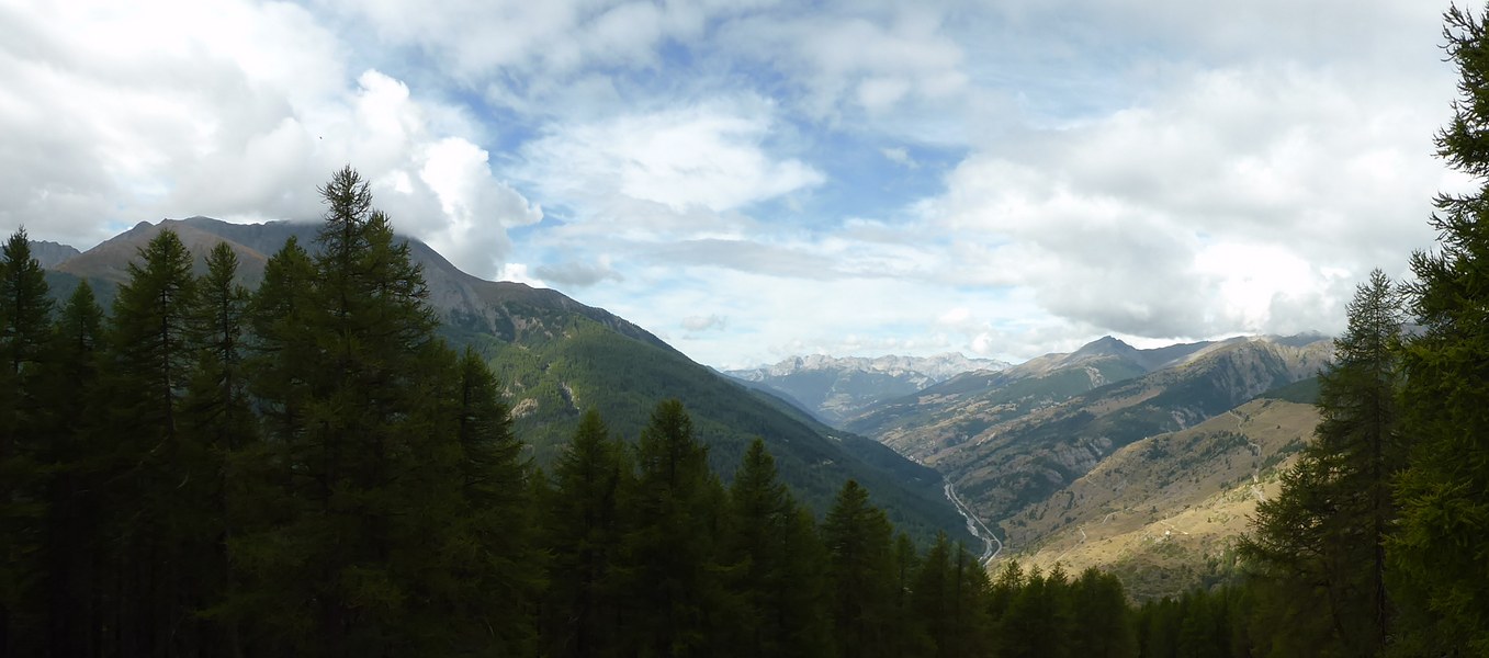 Sentier Balcon : Panorama sur la vallée d'aiguilles