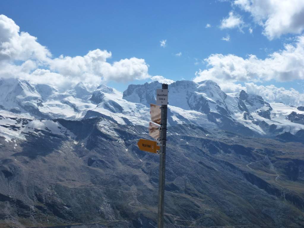 Oberrothorn : Le sommet et le Breithorn au fond