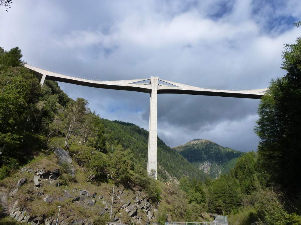 Ganterbrücke : La spectaculaire route du Simplon