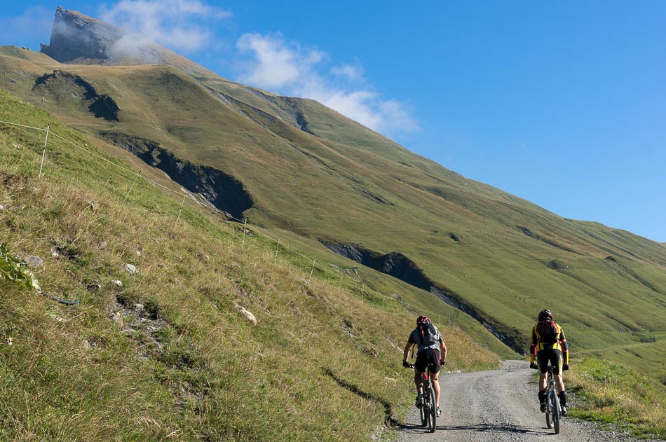 #2 En direction du Saint-Bernard : Lancebranlette au fond En direction du Saint-Bernard : Lancebranlette au fond