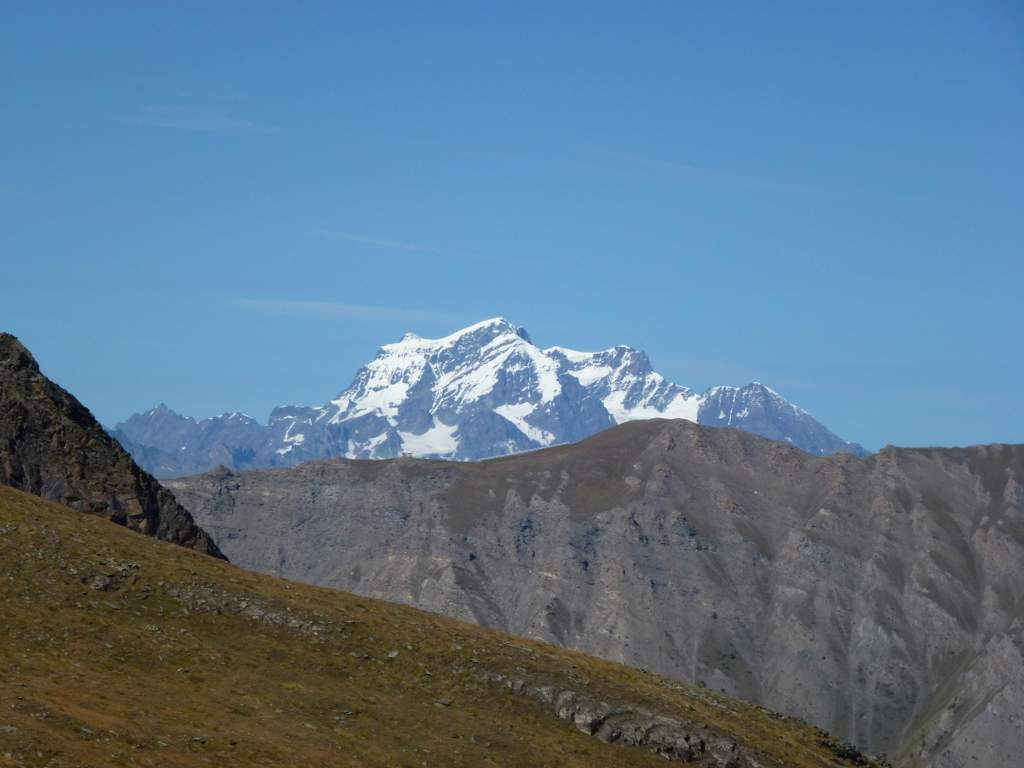 Grand Combin : Le Grand Combin de l'autre coté du Val d'Aoste