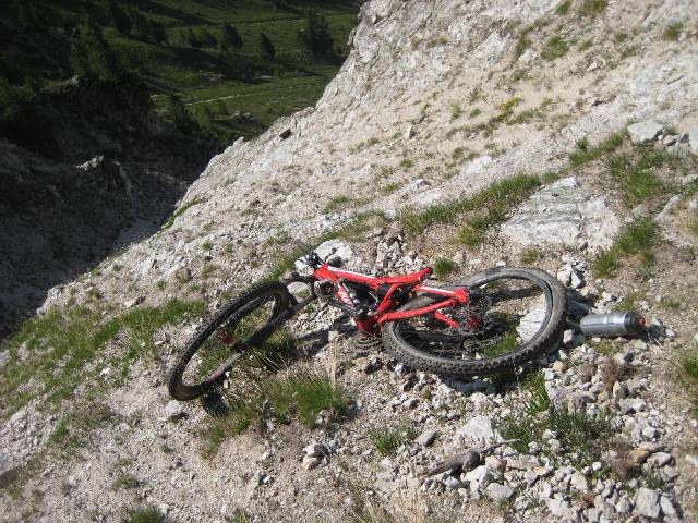 Le vélo après la chute : Tel qu'on l'a trouvé.