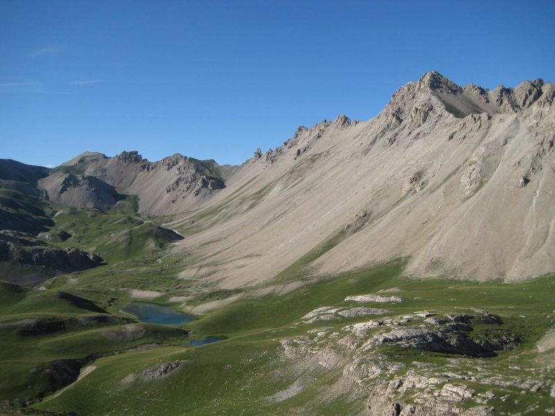 #2 Lac Escur : Et le pic du Haut Mouriare. Col de l Lac Escur : Et le pic du Haut Mouriare. Col de l'Alpavin au fond.
