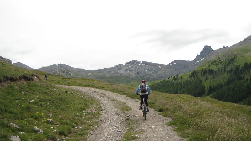 Piste : Joli panorama sur la Tête des Toillies.