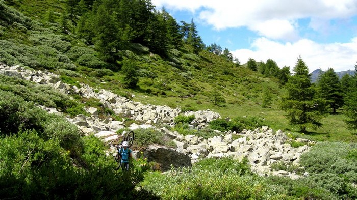 #12 Chaos rocheux : Petit portage avant la Bergerie Chaos rocheux : Petit portage avant la Bergerie