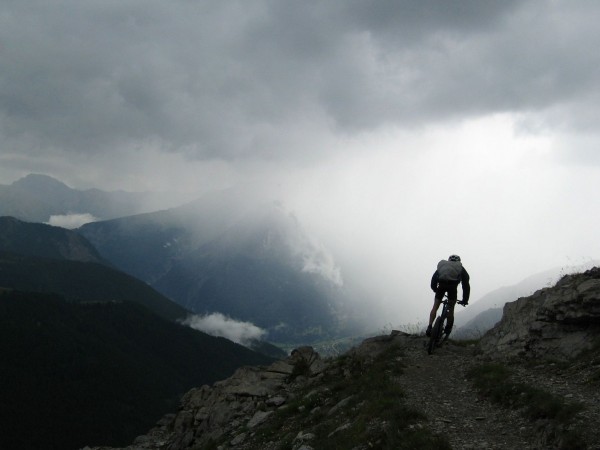 Félix dans la tourmente : Dans la traversée au dessus de Fouillouse ! Le déluge arrive...