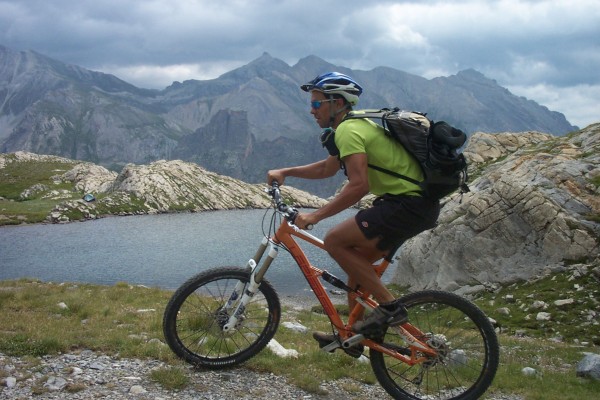 Lac dans Stroppia : Pédro roule dès que c'est possible