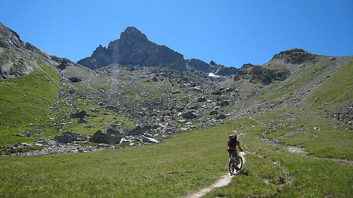 #1 Tête des Toillies : Superbe ambiance en direction du Col de la Noire Tête des Toillies : Superbe ambiance en direction du Col de la Noire