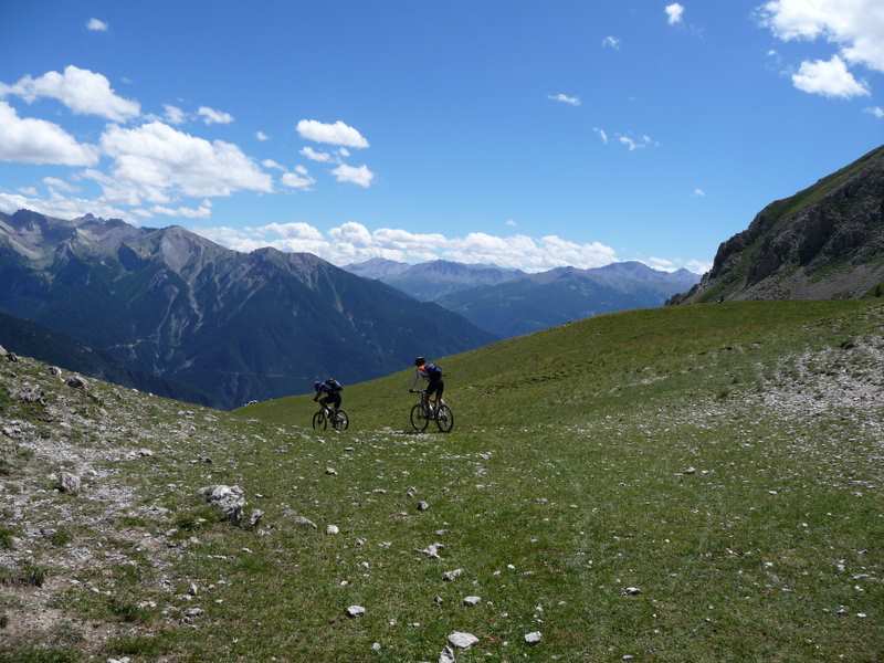 #4 Col Garnier : Départ de la descente du col Garnier sur la Maison du Roy Col Garnier : Départ de la descente du col Garnier sur la Maison du Roy
