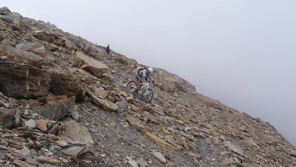 #9 Arete SE : c Arete SE : c'est raide ! (photo sans penchage, pas comme sur skitour dans le 4.3 !!)