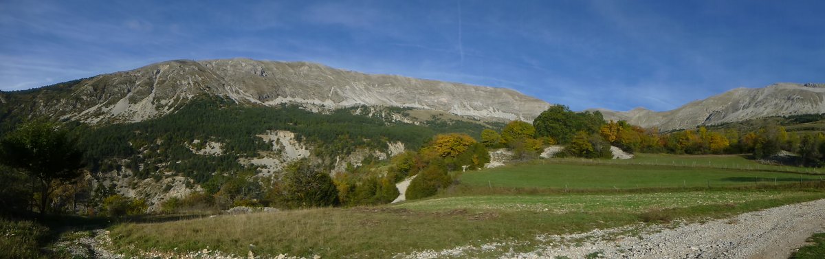 Le Villar : Vue sur le Col de Mélina et ses gorges