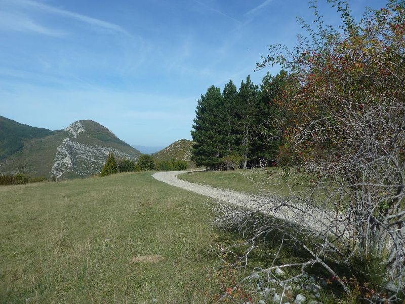 #6 Pause casscroute sur la D17 : dans le 04 on dit non au goudron Pause casscroute sur la D17 : dans le 04 on dit non au goudron